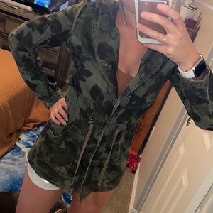Mossimo Floral / camo long lightweight jacket